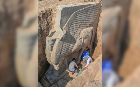 В Ираке археологи обнаружили 2700-летнюю скульптуру божества: фото
